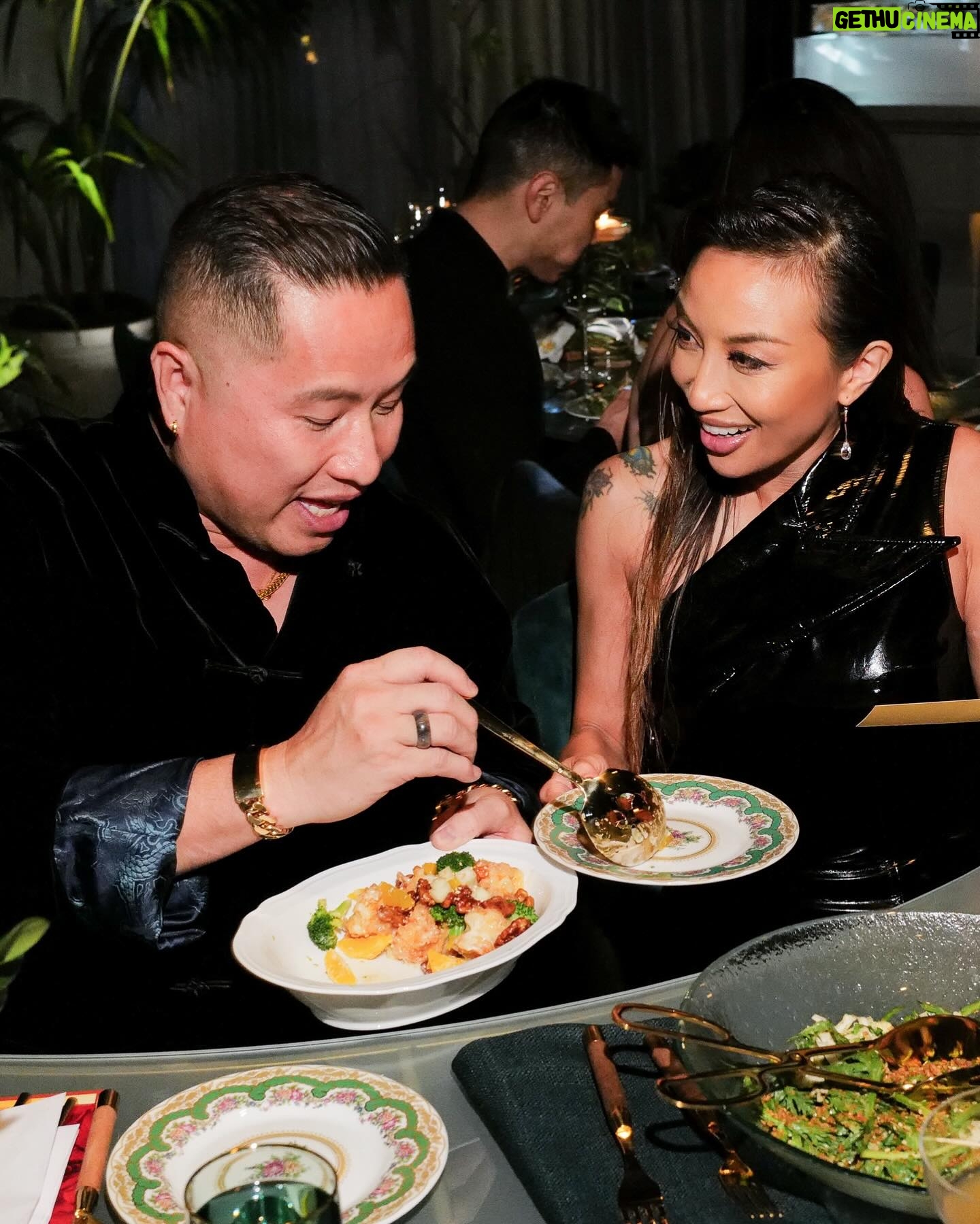 Jeannie Mai Instagram - Nobody, I repeat NOBODDDY does Lunar New Year like you @therealphilliplim!! I get so excited flying into NY this time of the year to be around the best energy you cultivate- LOVE โค๏ธ You have the dopest creative ways to bless your friends with promises of prosperity, strength, & unity, (giant fortune cookie with my name on it prrrrrr) topped with a flirty dragon & too many @hennessy cheers to count. This year of the dragon is a symbol of power & good fortune.. and what it really means is to check in with your people around you. Invite them out, spend some QT listening to a good friend, teach someone how to find some good pho ๐Spread the love Mai Fam๐๏ธ๐งง๐ฒ๐๐๏ธ๐๐๐โผ๏ธ