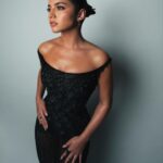 Isabela Merced Instagram - I had the honor of wearing this Versace S/S 1999 final look to the Madame Web premiere!!
This is the same dress worn by THE Naomi 😳
Thank you @tabvintage & @chloeandchenelle 🖤
Photographer: @_miazaki_