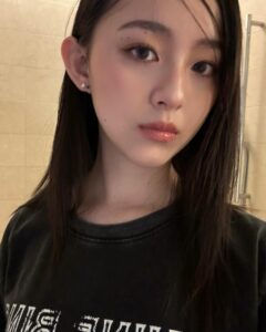 Park Ji-hu Instagram - 🦋🐚💙