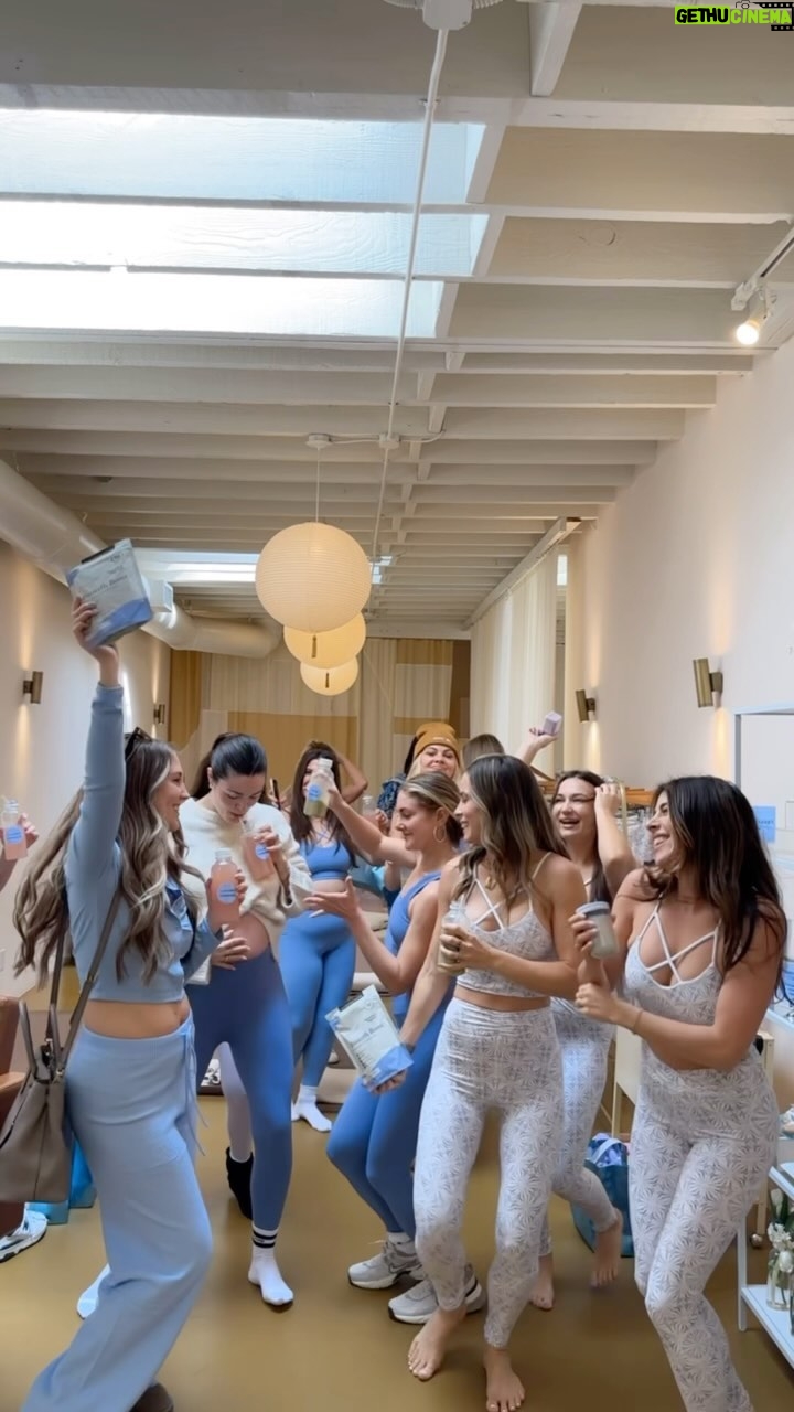 Daniella Monet Instagram - 🛑 THE REVENUE FROM THIS SONG IS GOING TO THE ARTISTS SON, she’s fighting for her life 🙏🏼 let’s send all good vibes her way…
…just like our Butterfly Boost was designed to do 🥹
there is something so special about coming together with other women to celebrate love, life, and balancing it all.
@sophie.jaffe and I joined forces because we know there’s no better time than now to offer a superfood blend that helps elevate us from the inside out, all while making it fun and beautiful, because the color of this blend is just as versatile and visually magical as it is when its consumed 🦋💫