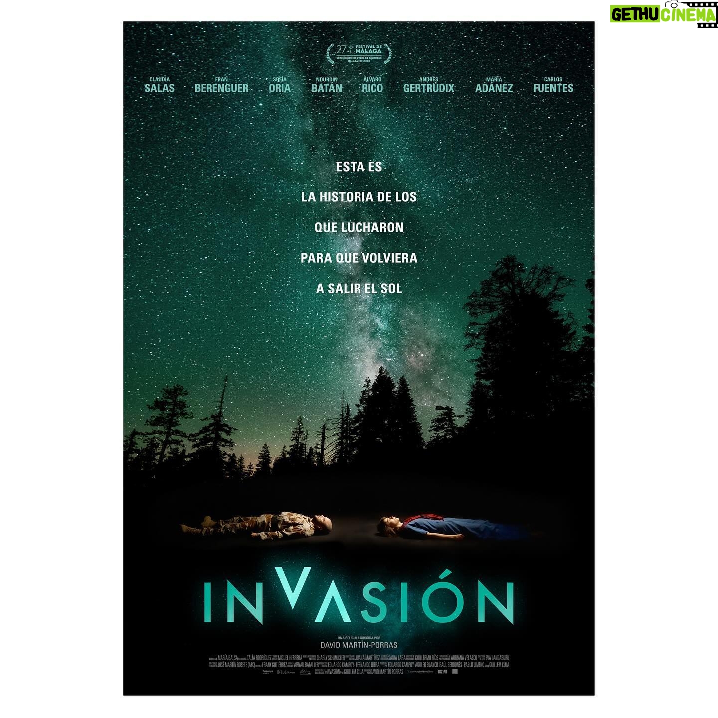 Claudia Salas Instagram - Póster oficial de INVASIÓN, dirigida por @davidmporras basada en la obra de @guillemclua .
El 8 de marzo estaremos presentándola en el @festivalmalaga
¡Y próximamente en cines!
Qué bonito fue viajar contigo @alvaroricoladera ♥️🙏🏼