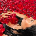 Lamitta Frangieh Instagram - Beauty of Red.. ♥️
@anantaradubai 
@golden_key_vacations 
📸 @hossamelhalwagy_photography 
.
.
.
#valentines #red #roses #anantaradubai #glamorous#resort #romantic #lamittafrangieh #redroses