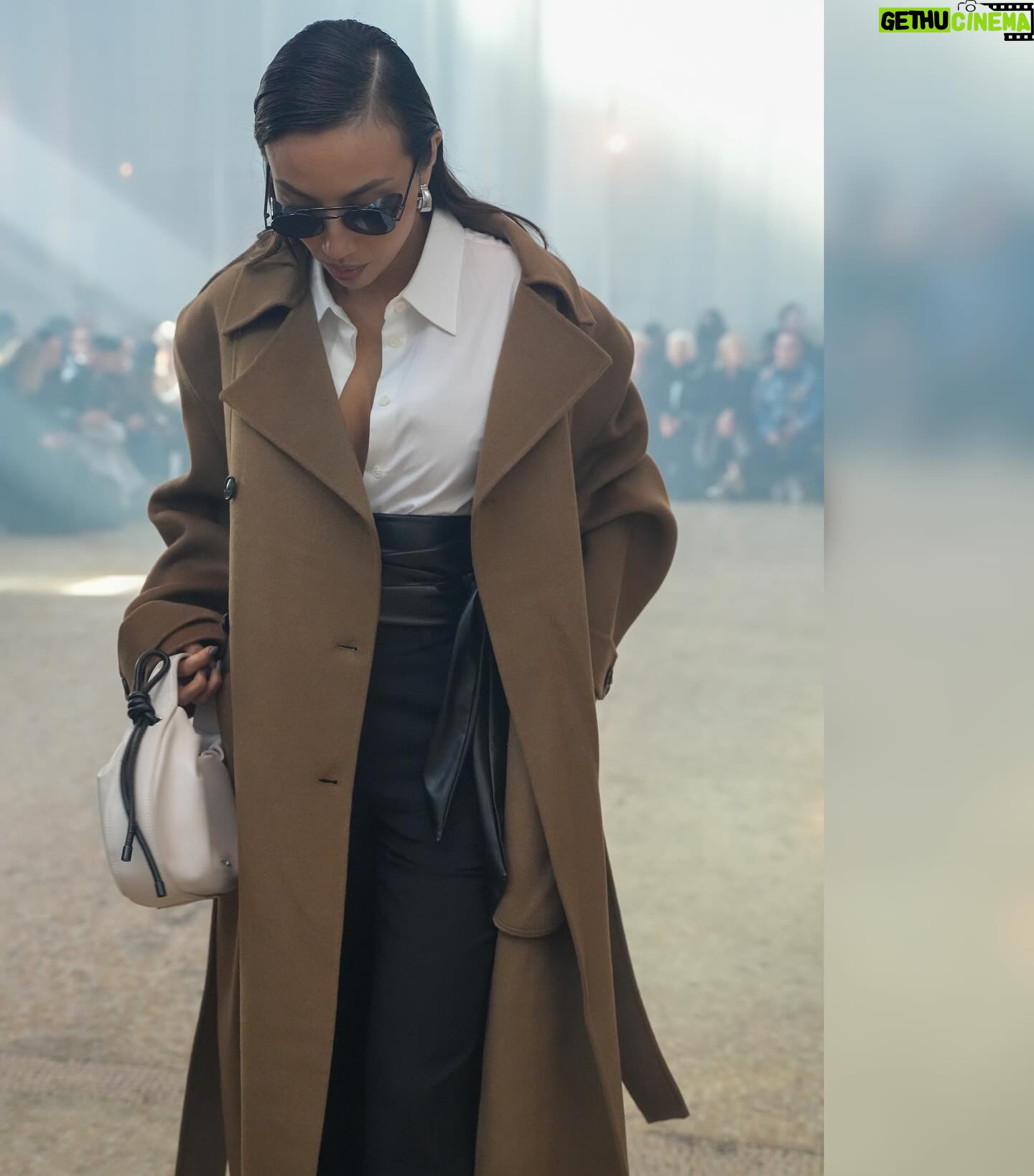 Jeannie Mai Instagram - #NYFW is always a good idea.. esp for the zaddies🕴️@helmutlang @doxpeter