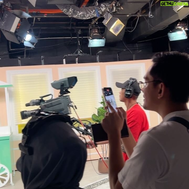 Erra Fazira Instagram - Abe Joe dan primadona @errafazira berganding di Nasi Lemak Kopi O (NLKO) 2.0
NLKO 2.0 kini kembali bersiaran di @tv9malaysia / siaran 149 setiap hari Rabu - Jumaat jam 10:30 pagi.
Jgn malas, swipe sampai habis...
Btw, Happiest Birthday @errafazira yang ke........? Haa korang pegi tanya dia sendiri la ye. 🎂