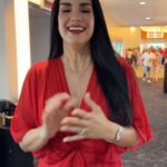 Scarlet Ortiz Instagram – HOY SE VA AL CINE! Te esperamos en la película #LATERCERAEDAD para que rías y disfrutes con esta historia de locuras y enredos entre amigos de todas las edades! ❤️🍿✨❤️🍿 Aquí te invita la esplendorosa @ortizscarlet 😍 Una película de @archielopezc 🫶🏽 @robertosalcedog @cuquinvictoriaoficial