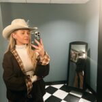Kelsea Ballerini Instagram - just out here new boot goofin
