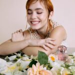 Clara Galle Instagram – You smell like love🩷💙 #MyWay por San Valentín… @armanibeauty #publi #ArmaniBeauty