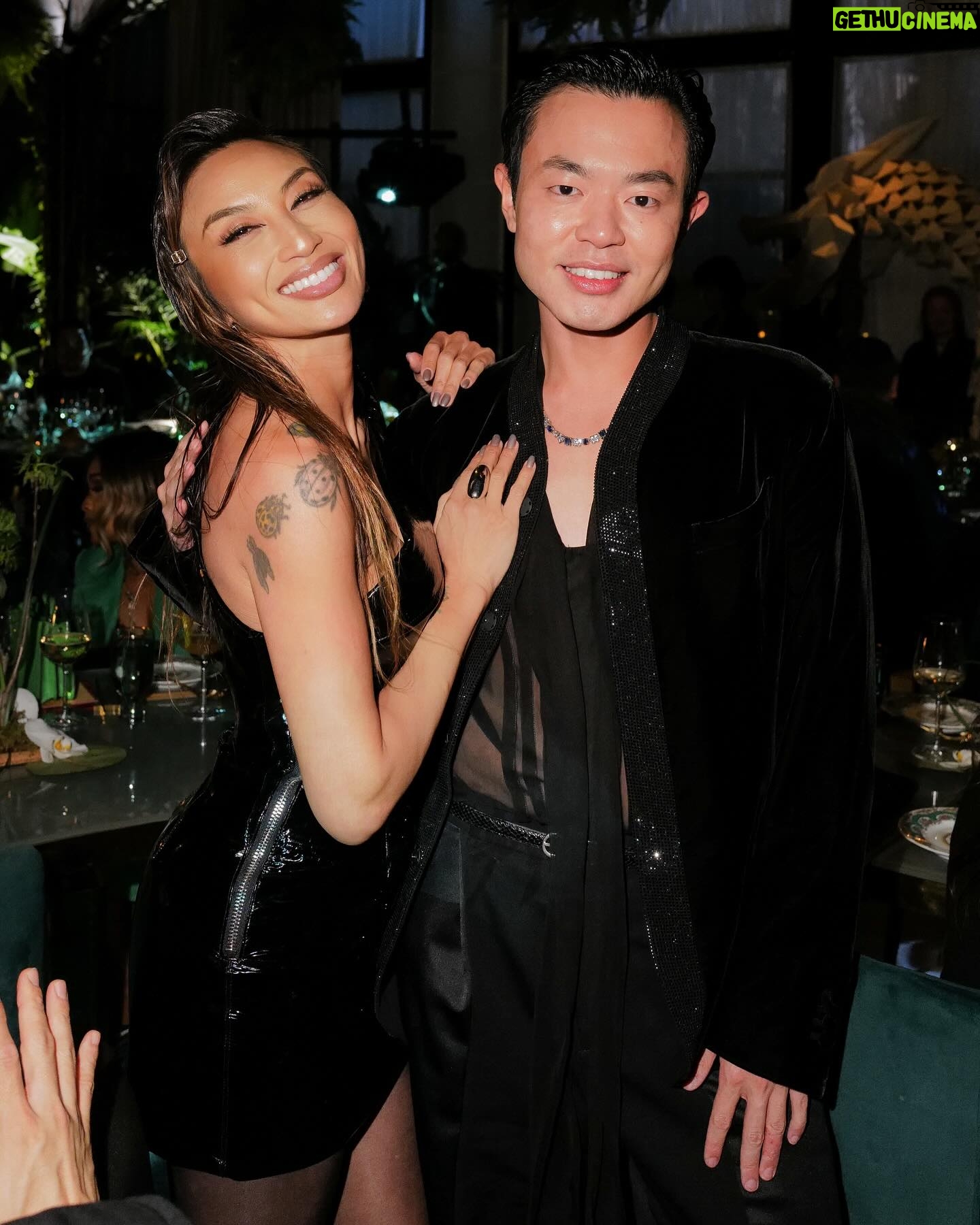 Jeannie Mai Instagram - Nobody, I repeat NOBODDDY does Lunar New Year like you @therealphilliplim!! I get so excited flying into NY this time of the year to be around the best energy you cultivate- LOVE โค๏ธ You have the dopest creative ways to bless your friends with promises of prosperity, strength, & unity, (giant fortune cookie with my name on it prrrrrr) topped with a flirty dragon & too many @hennessy cheers to count. This year of the dragon is a symbol of power & good fortune.. and what it really means is to check in with your people around you. Invite them out, spend some QT listening to a good friend, teach someone how to find some good pho ๐Spread the love Mai Fam๐๏ธ๐งง๐ฒ๐๐๏ธ๐๐๐โผ๏ธ