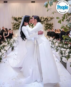 Amanda Saccomanno Instagram - Couldn’t be more happy for my best friend @sonyadevillewwe & @fit_tonicassano who tied the knot this weekend!! 💒 So happy for you both and excited for your journey, you deserve it all!! 😘🙏🏻🖤🖤

📸 @people

Honestly, wish I had more photos but we really were in the moment which is a great thing!! 😅