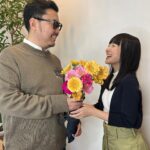 Marie Kondo Instagram – My husband Takumi surprised me with flowers for Valentine’s Day! It made me so happy! I am so grateful for special days like this where it gives us reminders to share and express gratitude to those we love. I am filled with so much joy having such a loving and supportive husband and the most loving children that make me laugh and smile every day. I hope that each of you are taking the time to love yourself and to share your love to others as well! I wish you all a very happy Valentines’ Day!

#valentinesday #grateful #sparkjoy