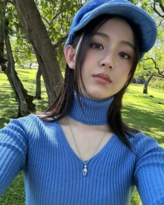 Park Ji-hu Instagram - 🦋🐚💙