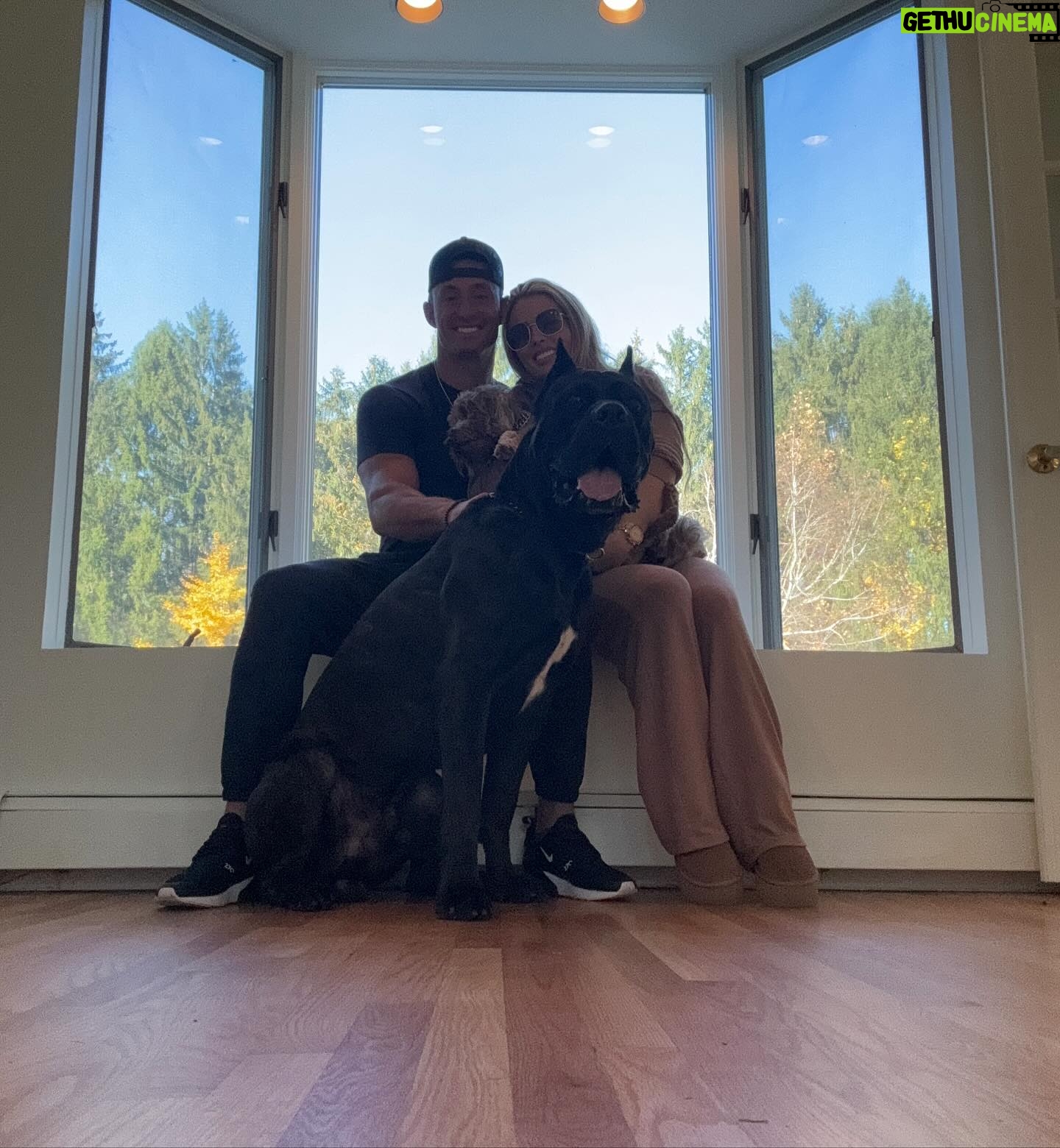 Mandy Rose Instagram - Happy Valentine’s Day to my love @sabatinop24 grateful and blessed for the life we live and can’t wait to marry my best friend. ❤️🙏🏻🫶🏼 💒 #happyvalentinesday