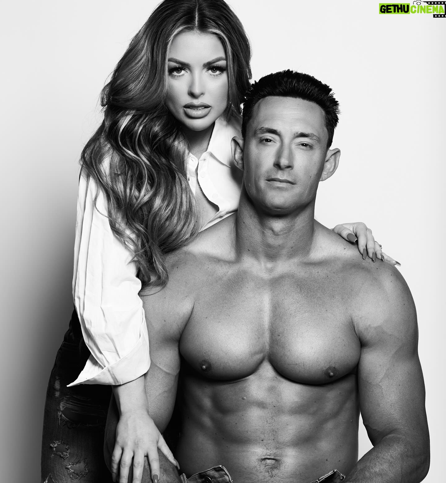 Mandy Rose Instagram - Happy Valentine’s Day to my love @sabatinop24 grateful and blessed for the life we live and can’t wait to marry my best friend. ❤️🙏🏻🫶🏼 💒 #happyvalentinesday