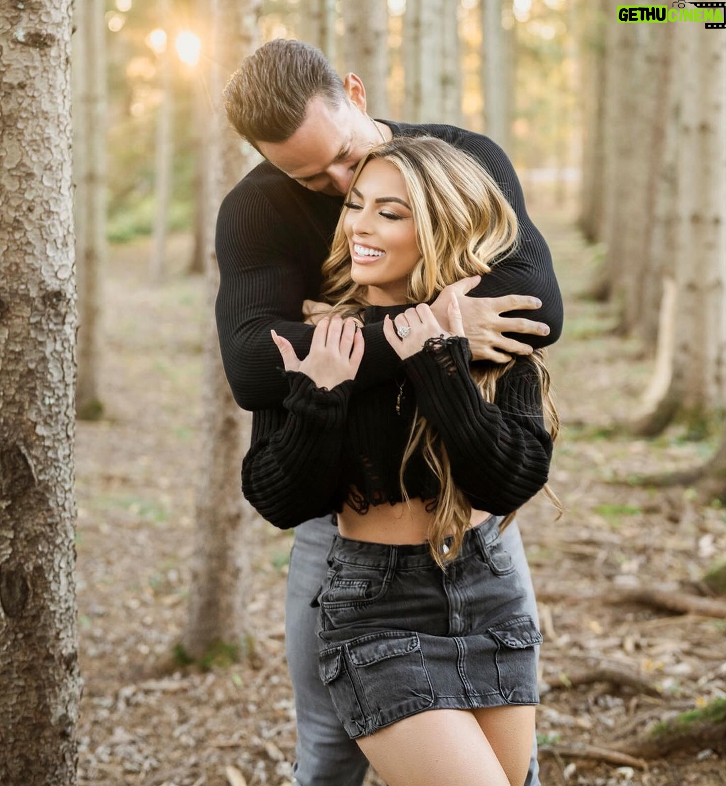 Mandy Rose Instagram - Happy Valentine’s Day to my love @sabatinop24 grateful and blessed for the life we live and can’t wait to marry my best friend. ❤️🙏🏻🫶🏼 💒 #happyvalentinesday