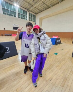 Jolin Tsai Instagram - 托孩子們的福，在首爾玩雪也玩水
還觀賞了哥哥的青少年盃籃球大賽 （青春無敵！可以夜滑早晨比賽🐼）
有小人們在的日子 玩法大不同 
容易躍躍欲試 😂
滑水道 滑雪道 滑呀滑~~~~
Snowyland  Waterland Disneyland ....as many land as u wish 😂😂