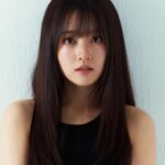 Park Bo-young Instagram - 🖤💜💛

📸 @ahnjooyoung_ 
👗 @with.hyunkyoung 
💄 @b_joeun 
💇‍♀️ @hearts_ultrapeku
