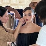 Antonia Gentry Instagram - first people’s choice brought my pops got blurry photo of tom hiddleston saw lenny kravitz perform reunited with @briannehowey @katiedouglas98 and @sllampy ate a tiny doughnut for dinner too sleepy for after party love you all can’t wait for s3 

hair: @themartyharper using @aveda 
makeup: @danadelaney 
styled by: @thomascarterphillips wearing vintage @ysl