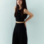 Park Bo-young Instagram - 🖤💜💛

📸 @ahnjooyoung_ 
👗 @with.hyunkyoung 
💄 @b_joeun 
💇‍♀️ @hearts_ultrapeku