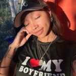 Zonnique Pullins Instagram – wears shirt for less convo🌹