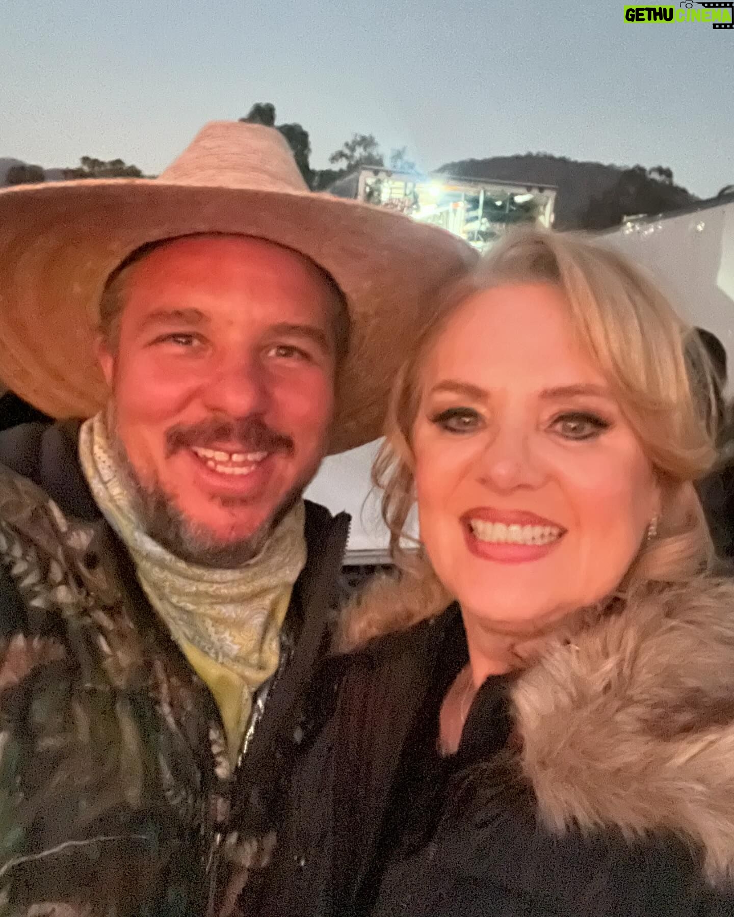 Erika Buenfil Instagram - Querido Mark , gracias por el cariño, por la experiencia única que he vivido trabajando contigo, he disfrutado cada momento, cumplí un sueño, me divertí mucho, gracias por confiar en mí , súper!! Todo súper!!! Besos. #queserepita @marksalazraki