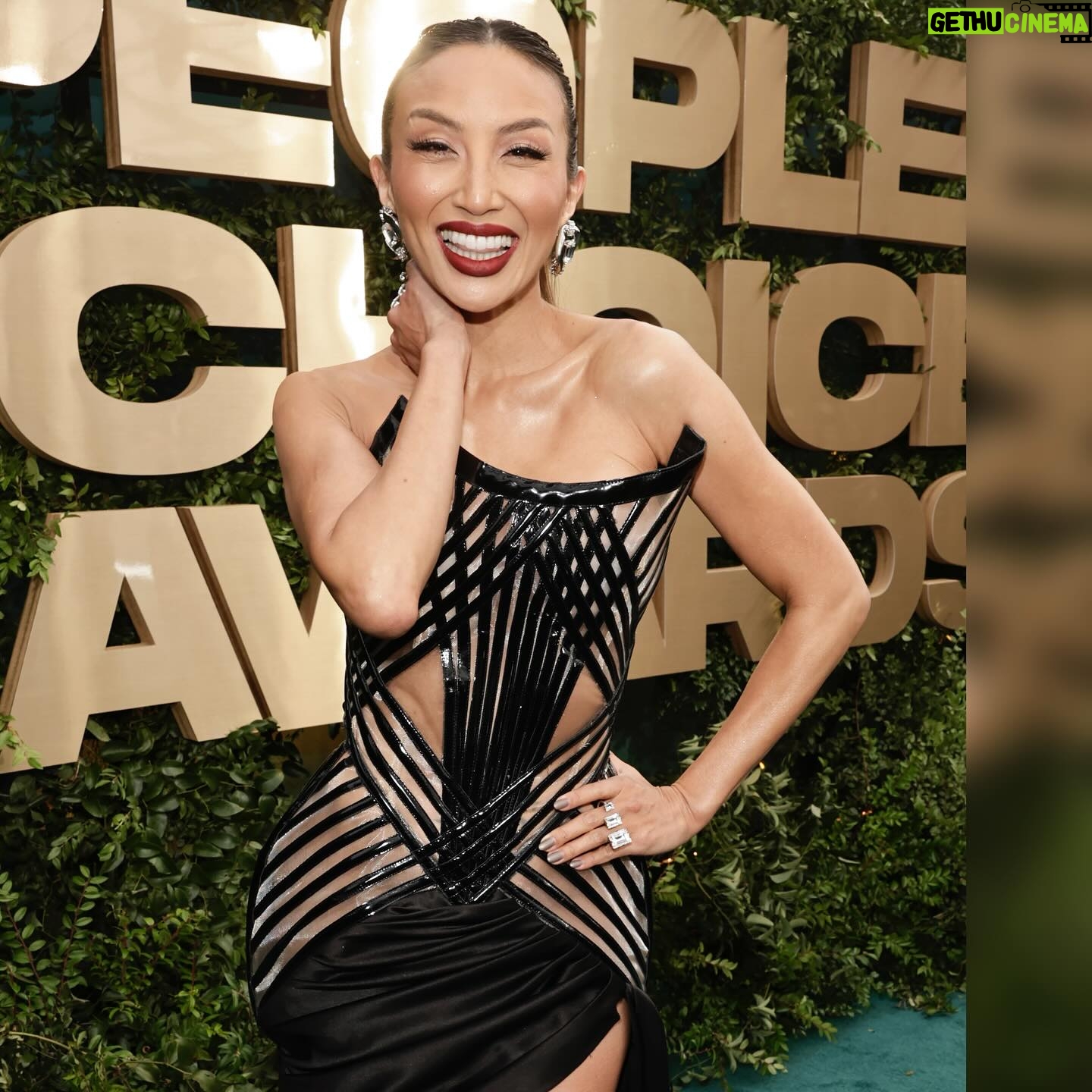 Jeannie Mai Instagram - Thank youuuu @peopleschoice for such a fun show and wrapping it by 7 so this Golden Girly could make her after partayyy eowww😛