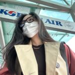 Hyomin Instagram – 리버서블 트렌치코트 하나로 출입국 공패 완성🤓
🧥🫶🏾 @weekendmaxmara