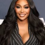 Cynthia Bailey Instagram - LOS ANGELES PREMIERE!📺
@bmfstarz @50cent 

“you are never to old to follow your dreams. embrace yourself & your journey.”🙏🏽

thank you @bmfstarz for welcoming me to the family. family over everything!
can’t wait for you guys to meet GLORIA! y’all ready? 
season 3 @bmfstarz premieres TODAY!!!

#cynthiabailey 
#bmfstarz 
#followyourdreams 
#staythecourse 
#godswill 
#thethirdact 
#loveera 
#50cynt 
#actress 

suit: @hideokibespoke

photos: @gettyimages