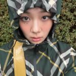 BIBI Instagram – 💚💛 @burberry #ad