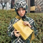 BIBI Instagram – 💚💛 @burberry #ad