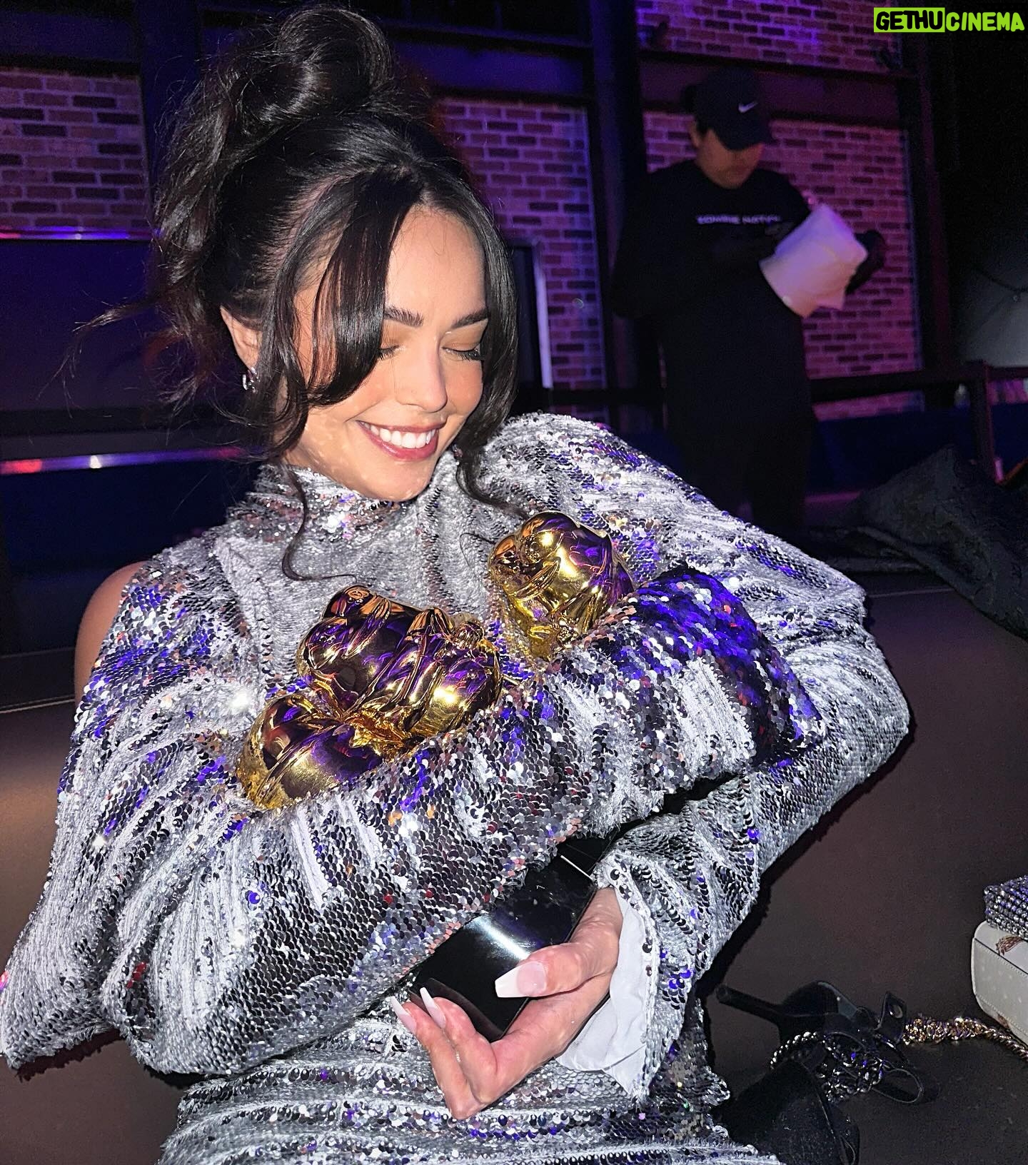 Valkyrae Instagram - I won an award at the Streamer Awards! Been streaming for 9 years now and i will never take for granted how much my life has changed for the better because of gaming and the support given to me by my community. So many more exciting things and projects on the way and manyyyy more streams to come even when I become granny rae :’) ty for watching ty ty ty Ty for this life of mine
Dress @16arlington
Shoes @sam_edelman
Makeup/Hair @tellytyme