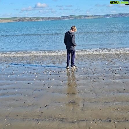 Fearne Cotton Instagram - Our brilliant boy is 11. π
Happy birthday to our sea loving, godzilla obsessed, dinosaur fact giving, piano playing, free spirited Rex.
It's a funny old thing to think back to this time 11 years ago, on a snowy day in London, looking at Rex's face for the first time in total wonder. I'm not sure how 11 years have whizzed by but he's taught me a hell of a lot and we've had some amazing adventures together. I'm one proud mum.
Love you Rexy. ELEVEN today β€οΈ