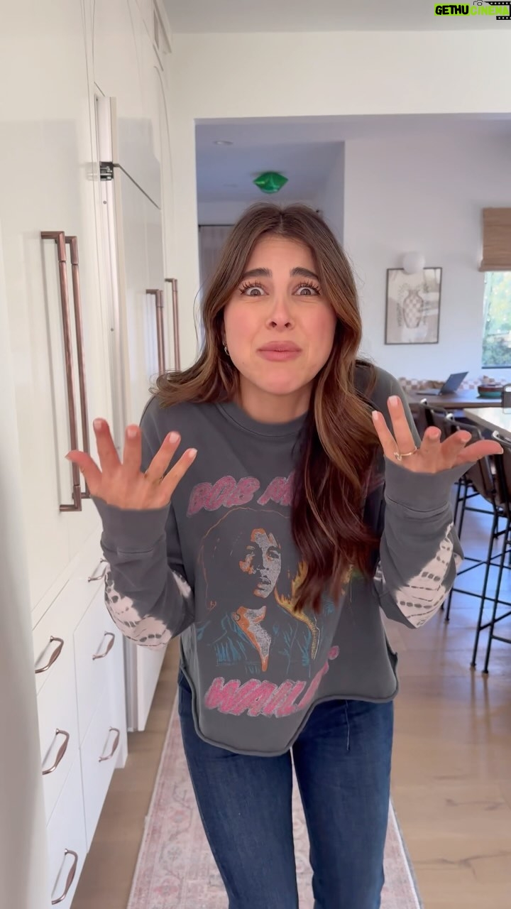 Daniella Monet Instagram - no one said it was easy 😝 #bloopers