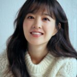 Park Bo-young Instagram - 🖤💜💛

📸 @ahnjooyoung_ 
👗 @with.hyunkyoung 
💄 @b_joeun 
💇‍♀️ @hearts_ultrapeku
