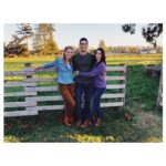 Melissa Benoist Instagram – two kryptonians and a journalist walk into a crossover 👨‍👩‍👧