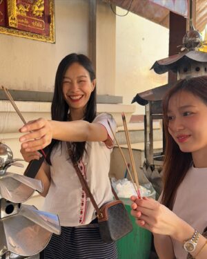 Pattranite Limpatiyakorn Instagram - สวัสดีเจ้าาา🐝🤟🏻🫶🏻🌞