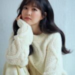Park Bo-young Instagram - 🖤💜💛

📸 @ahnjooyoung_ 
👗 @with.hyunkyoung 
💄 @b_joeun 
💇‍♀️ @hearts_ultrapeku