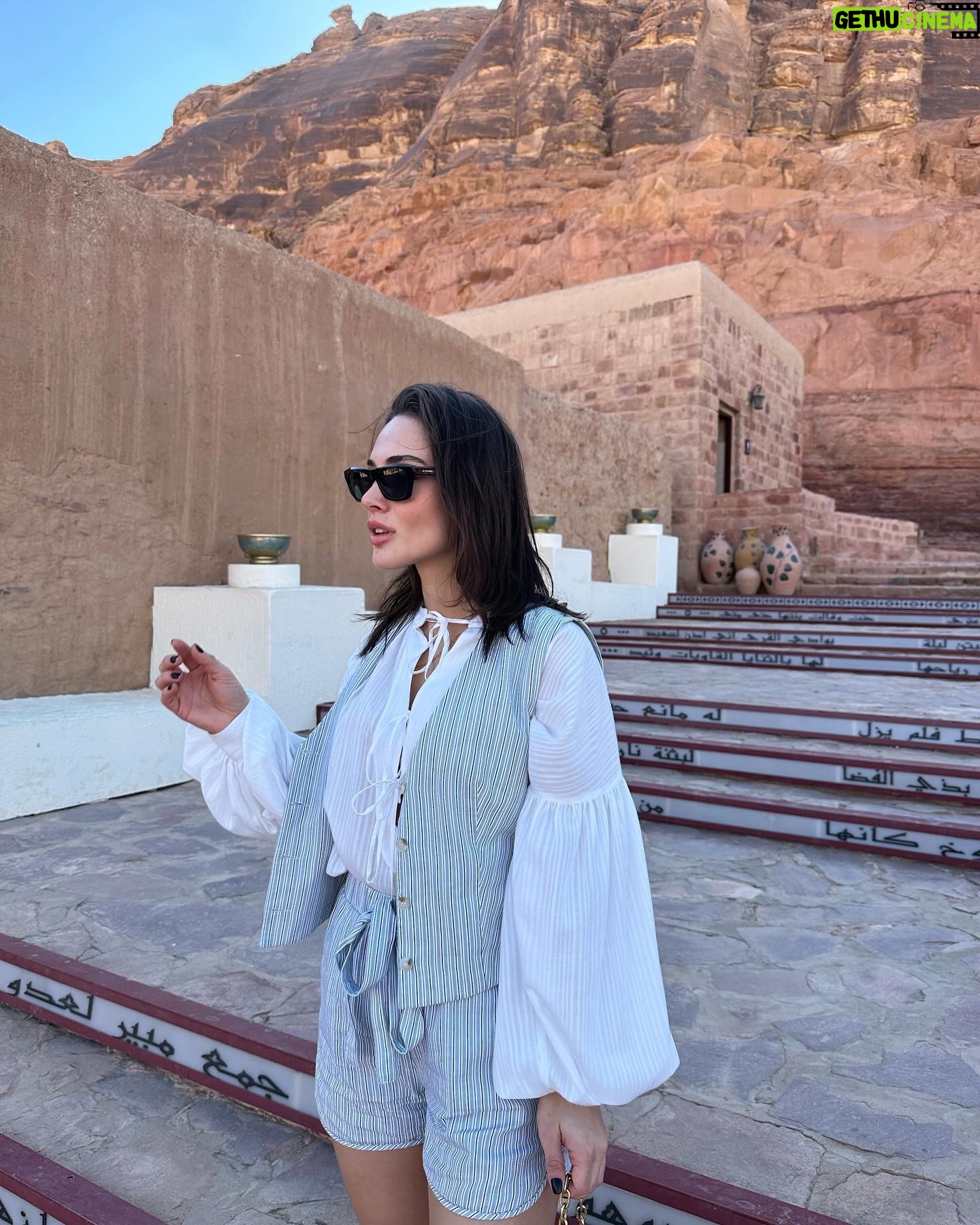 Rabia Soytürk Instagram - galeride kalmasın serisi