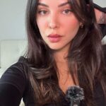 Sheryl Rubio Instagram – Este video está hecho con el único propósito de generar más conciencia en la forma en la que hacemos comentarios con respecto a las demás personas y sobre todo con la gente joven. No saben el daño tan grande que pueden ocasionar en las demás personas ❤️ trata a los demás como quieres que te traten a ti. Si presencias este tipo de comportamiento y ves que la persona afectada no alzó la voz, hazlo tú por esa persona. Es importante que nosotros detengamos este tipo de gente porque a lo mejor nadie ha tenido el valor de darles un parado cuando hacen este tipo de comentarios. Y lo más importante es que por favor no se olviden de que son muy valios@s y no dejen que nadie les haga creer que su talento, tu personalidad, ser la persona que quieres ser, va de la mano con cómo te veas.