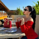 Lamitta Frangieh Instagram – Late lunch in Red off shoulder blazer @trace.highfashion ♥️
.
.
#blazer #elegance #redblazer #lamittafrangieh #chic #stylish