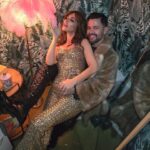 Paula Echevarría Instagram – Ayer celebramos los 50 de @mikvarez por todo lo alto y al más puro estilo 70’s!
Te queremos to the moon and back mi paich! ♥️
Mi mono es de @nadinemerabi, pendientes @fetichesuances y pelo y maquillaje by me! Disco 70’s!