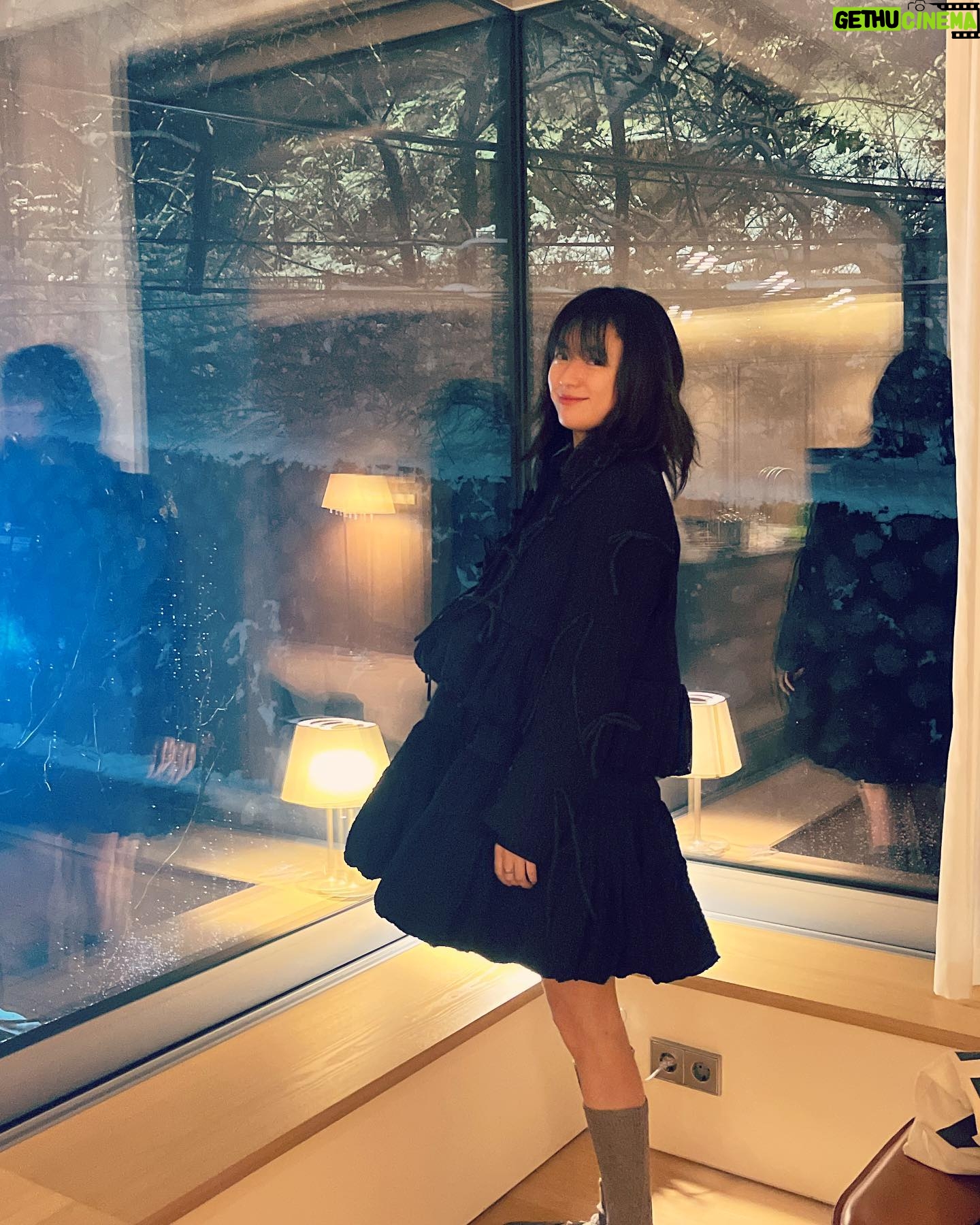 Han Hyo-joo Instagram - Thank you so much for celebrating my birthday. 🤍