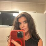Alinne Moraes Instagram –