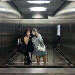 Keerati Mahapreukpong Instagram - Mental health journey |  จาก depression / PMDD / เข้าสู่ panic disorder 🤍 

ในตลอดระยะเวลา 9 เดือน ที่ทำความรูัจักกับ โรคใหม่ .. รักษา .. ปรับตัว. เราได้เจอ และได้คุยกับคนที่ เป็นแบบเดียวกันจำนวนเยอะมากจนน่าตกใจ. จากที่เคยต่อสู้กับ ดีเพรส มา อยากบอกว่า แพนิค น่ากลัวไม่แพ้กัน. 

ความกลัว และอาการทางร่างกาย กระทบต่อการใช้ชีวิตมากๆ มันทำให้เรา ไม่กล้าออกไปไหน ไม่กล้าใช้ชีวิตคนเดียว ไม่กล้าแม้กระทั่งขับรถ เพราะกลัวว่าอาการจะมา โดยเฉพาะในช่วงเวลาสำคัญ. สุขภาพก็อ่อนแอลงมาก มีปัญหาเรื่องการนอนรุนแรง และ น้ำหนักตัวที่ลดลงอย่างน่าตกใจ . 

ยิปทำอีพีสรุปอาการ / วิธีการที่ใช้ดีลกับอาการไว้ให้แล้วใน you tube #ไหนเล่าซิ๊ นะ 🫶🏽

ขอฝากโพสต์นี้ไว้เพราะอยากให้หลายๆคน aware กับ เรื่อง mental health ทุกชนิด. หมั่นเช็คตัวเอง.. เคลียร์พลังงานลบๆ. เคลียร์ใจ คุยกับตัวเองบ่อยๆ. และอยากให้ทุกคนช่วยเป็น support system ของกันและกันนะ :-)) 🩵🩵🩵✨

สุดท้าย เราขอขอบคุณมากๆ สำหรับ support system ในชีวิตของเรา .. 🤍 ป๊า ม๊า โซ . นิค. เนะ ปาย . และเพื่อนๆอีกหลายคน ที่ทำให้เหตุการณ์ยากๆ และน่ากลัวนี้ เบาลงไปได้เยอะ..
ขอบคุณนะ.. 🫶🏽🥹