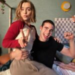 Clara Galle Instagram - A veces hay que renunciar a entender las cosas y simplemente vivirlas… 
*Bruja y Dios griego hablando con Yoshi por la ouija* ✨
Hasta siempre❤️‍🔥 
@atdmvnetflix @netflixes