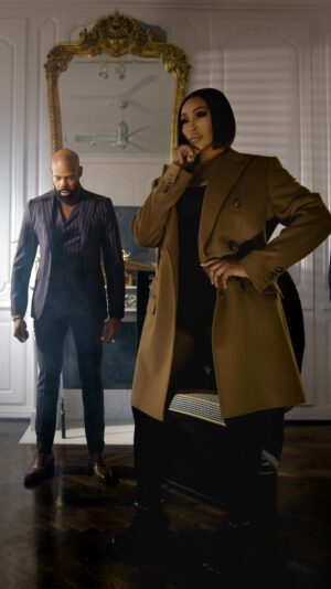 Cynthia Bailey Instagram - Man’s World
Posing 101
@cynthiabailey   @mrdblanks 
🎥 @rlx_4k 
Direction and edited by @mrdblanks 
Styling and clothing by @dedrickhhthomas for @hideokibespoke 
@makeup and grooming @jlamarbeauty 
Hair by @kmhwigdesigners 
Production assistant @frenchkiss4you @j.paschalphoto 
#contentking #cynthiabailey #derekblanks #hideoki #mensfashion