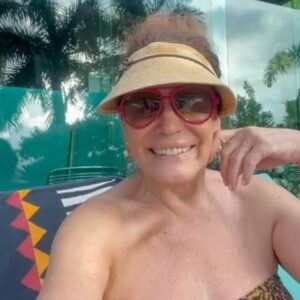 Susana Vieira Instagram - Oi amores! Finalzinho de domingo e o coração ansioso para encontrar vocês ❤️