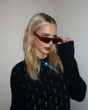 Poppy Delevingne Instagram - Milan for a hot second 🍷 
DREAM show @gucci DREAM you @sabatods 
Thank you for having meeee…

Glamazons ~
@tobimakeup & @kjfowles