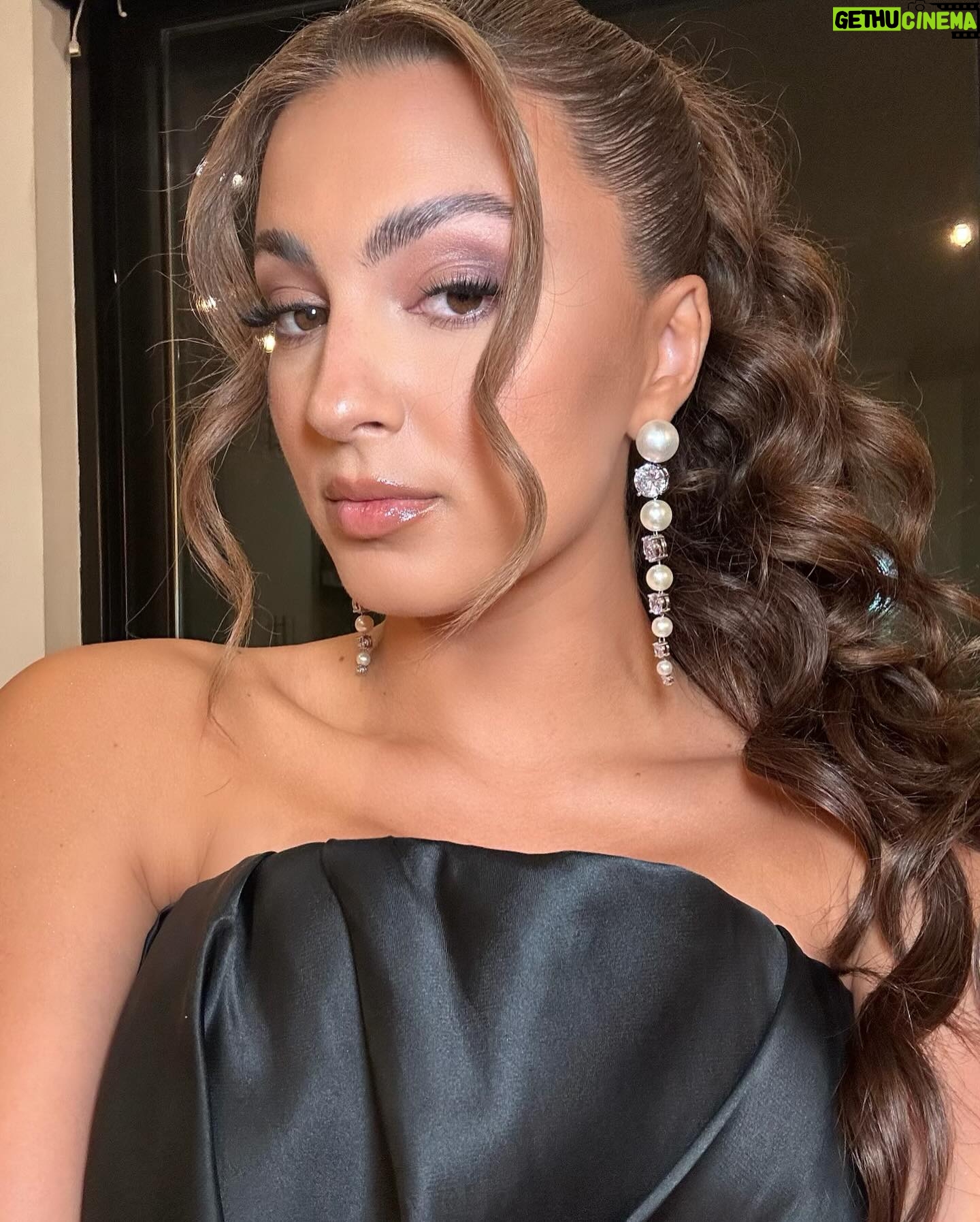 Tori Kelly Instagram - thank u @vanityfair 🪩♡ !!!