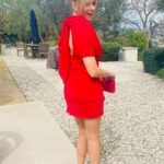 Elizabeth Banks Instagram - Bangs. Fringe. What have you…. Thanks @filmindependent for inviting @bottomsmovie to the #SpiritAwards.