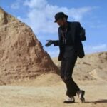 Alinne Moraes Instagram – Bob Fosse em 1974 e seu moonwalk que inspirou Michael Jackson em 1983 para a canção Billie Jean. #inspiracoes 
 
😎❤️‍🔥 #opequenoprincipe